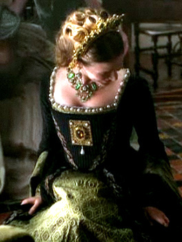 anne boleyn the tudors costumes